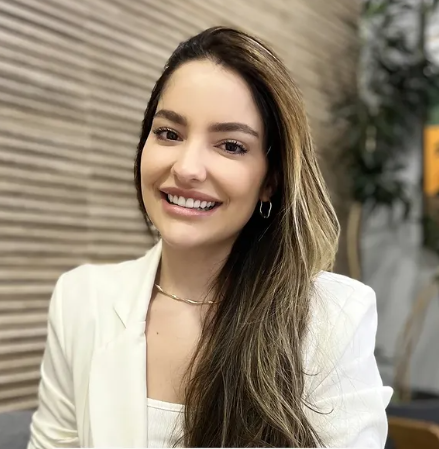Dra. Renata Almeida
